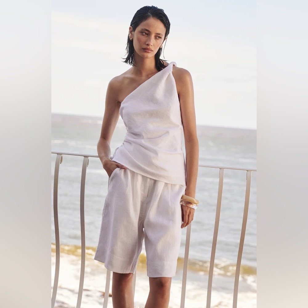 DISSH FINNY WHITE SLEEVELESS LINEN TOP